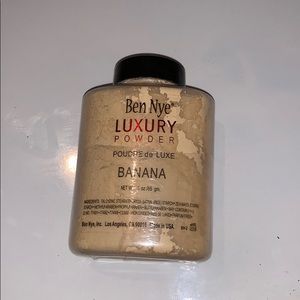 Ben Nye Luxury Powder